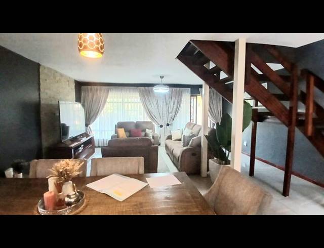 3 BEDROOM DUPLEX FOR SALE IN WOODHAVEN